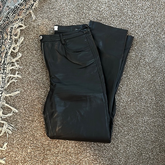 Aritzia Pants - Aritzia Melina pants size 8
